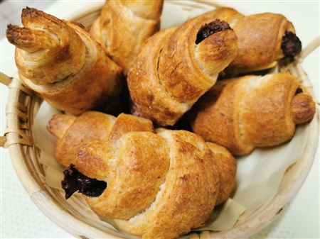 Teljes kiőrlésű croissant mogyorókrémes